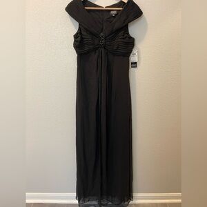 NWT Adrianna Papell Off Shoulder Portrait Collar Chiffon Beaded Long Gown Black